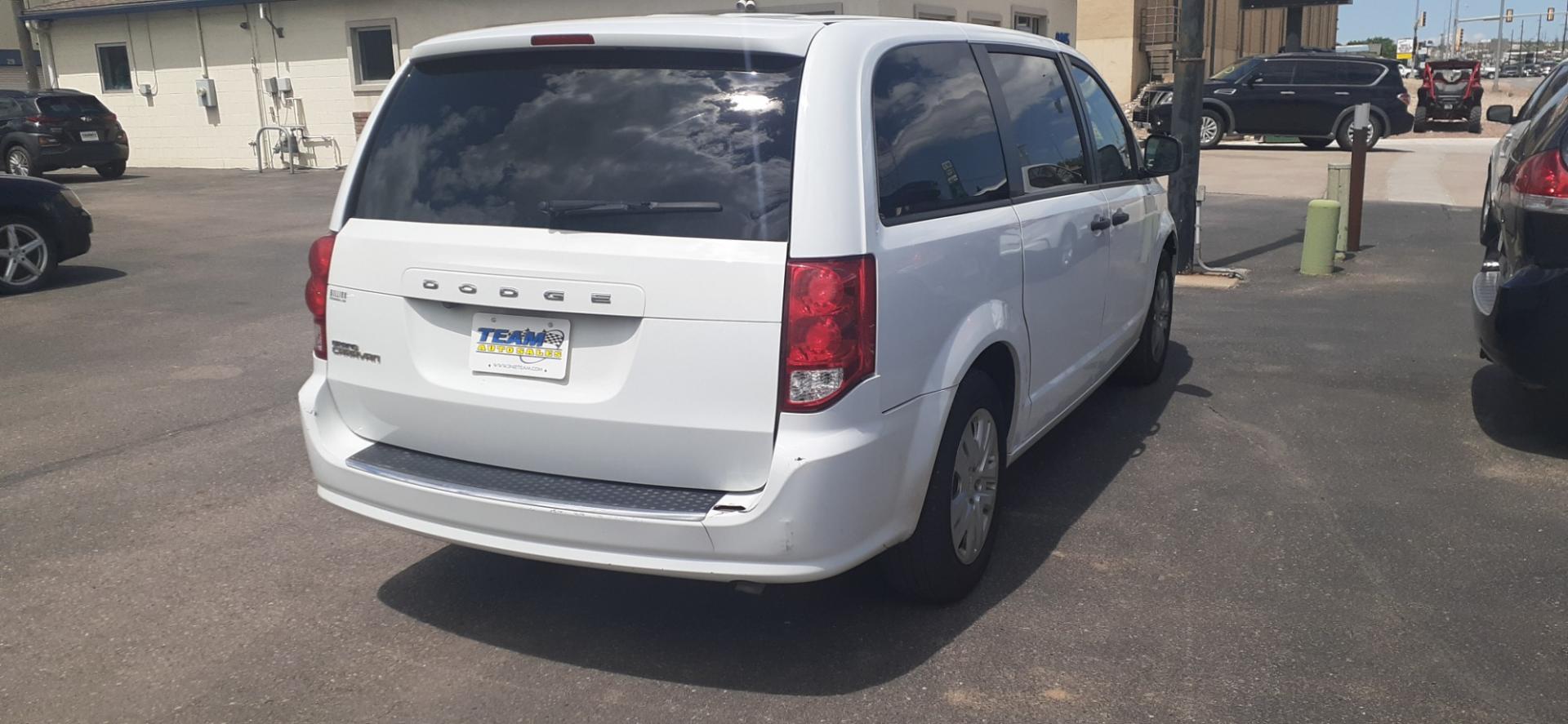 2019 Dodge Grand Caravan SE Plus (2C4RDGBG7KR) with an 3.6L V6 DOHC 24V engine, 6A transmission, located at 2015 Cambell Street, Rapid City, SD, 57701, (605) 342-8326, 44.066433, -103.191772 - CARFAX AVAILABLE - Photo#3